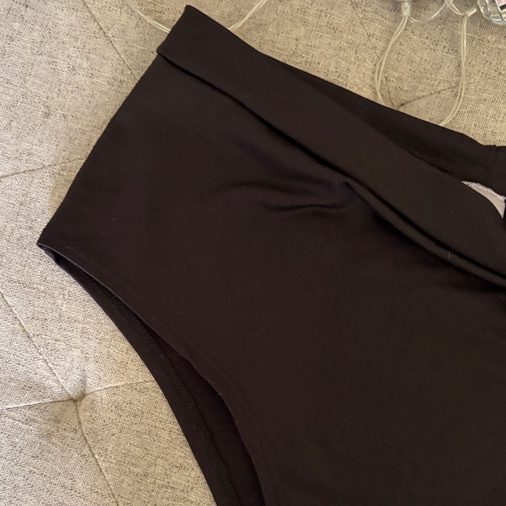 High-Waist Black Rave Bottom - Picture 7 of 8